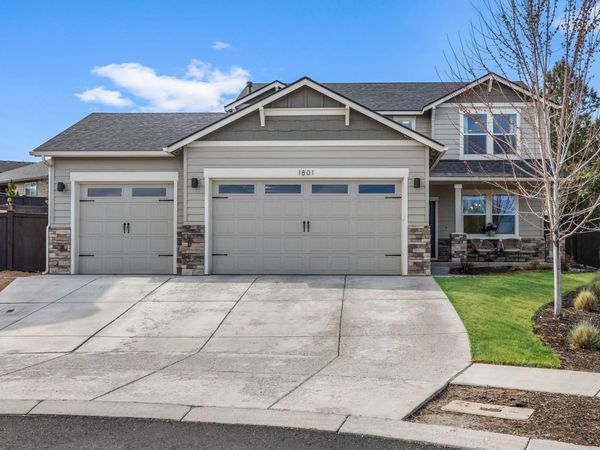1801 NE Shadowcrest Way, Bend, OR 97701