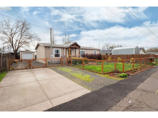 628 STANLEY LN, Harrisburg, OR 97446