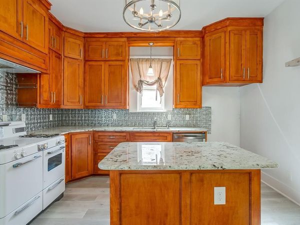 1014 W Arlington Avenue, Fort Worth, TX 76110
