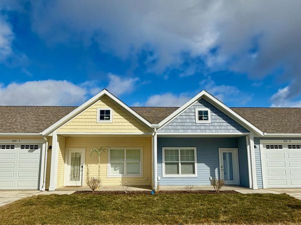 874 3rd Avenue, Unit 13, Lake Odessa, MI 48849