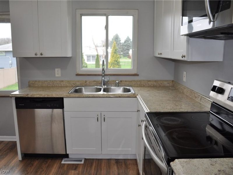 539 Royer Avenue NW, North Canton, OH 44720 Photo 15