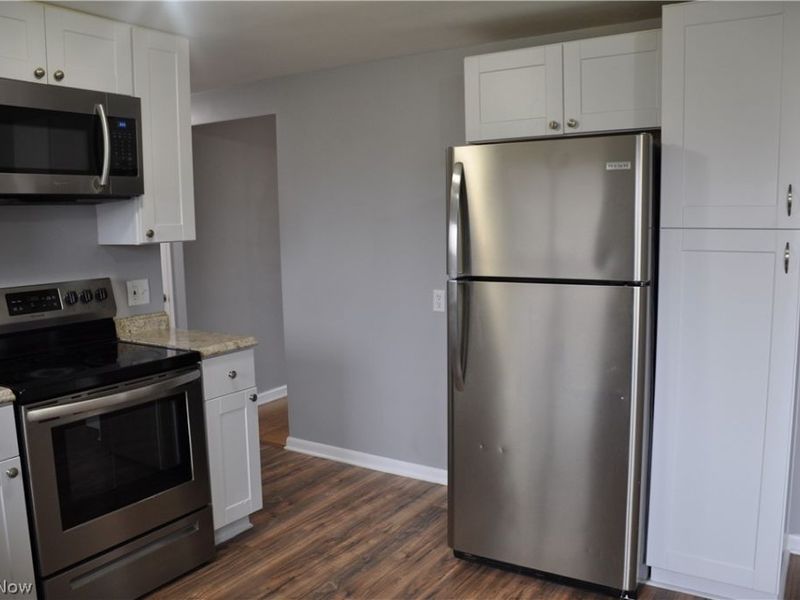 539 Royer Avenue NW, North Canton, OH 44720 Photo 17