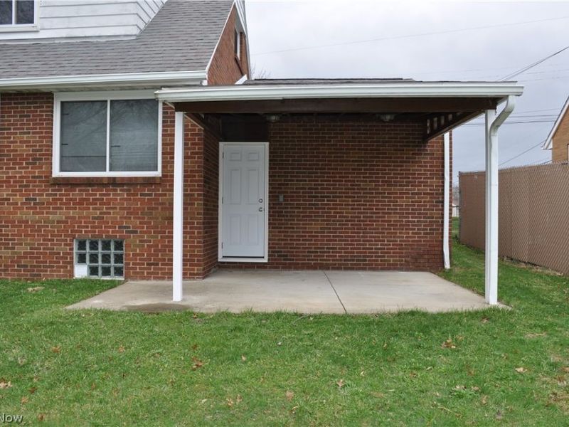 539 Royer Avenue NW, North Canton, OH 44720 Photo 6