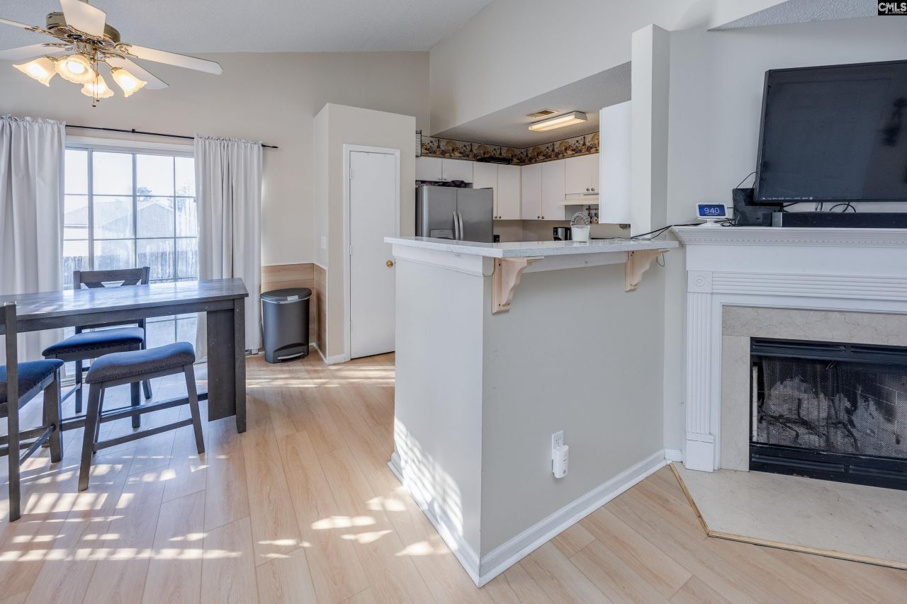 16 Glenn Knoll  Photo 12