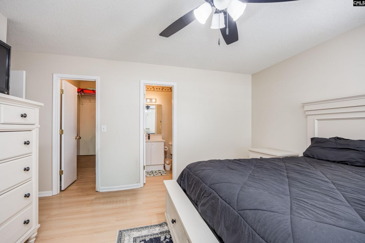 16 Glenn Knoll  Photo 14