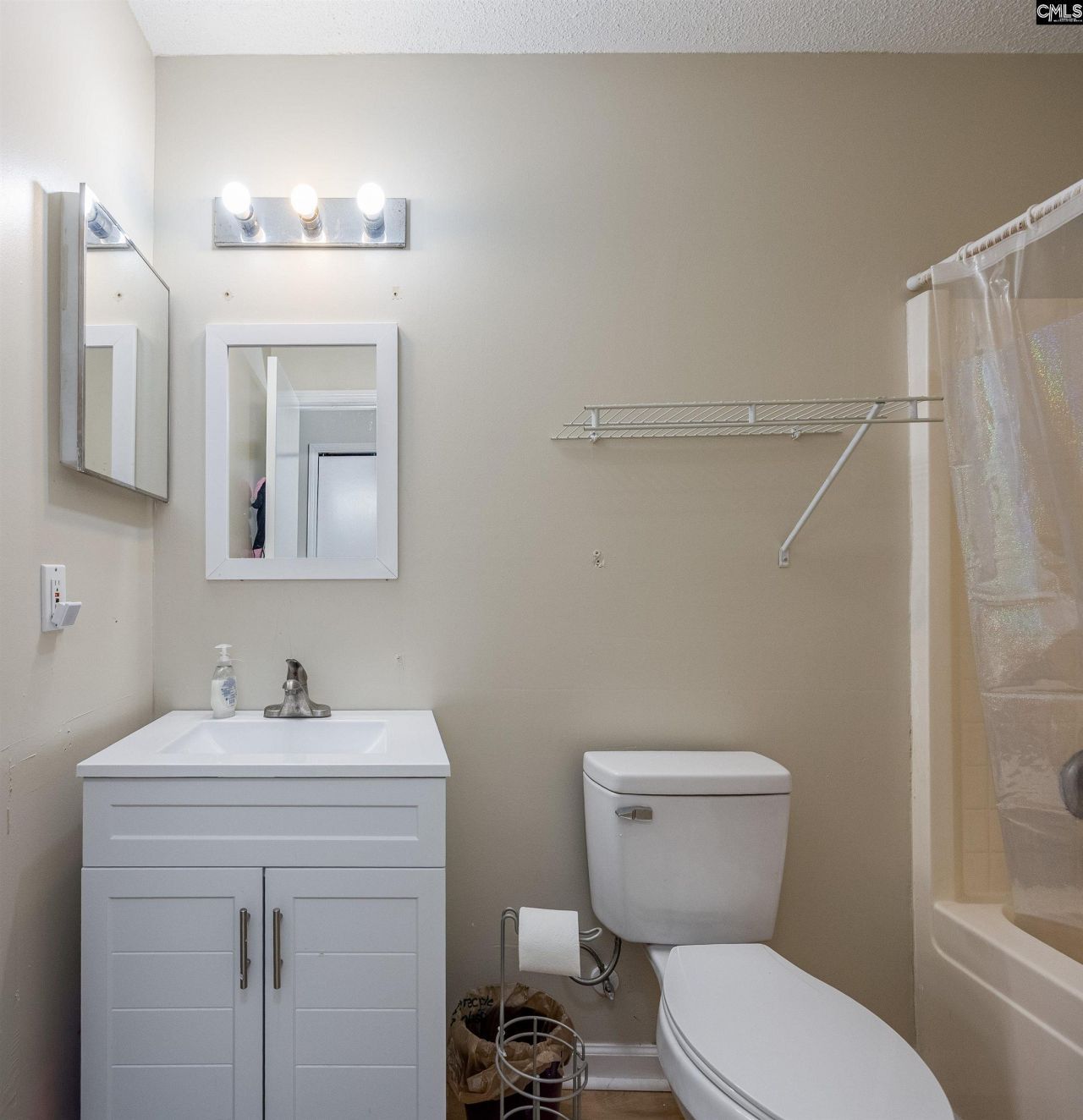 16 Glenn Knoll  Photo 19