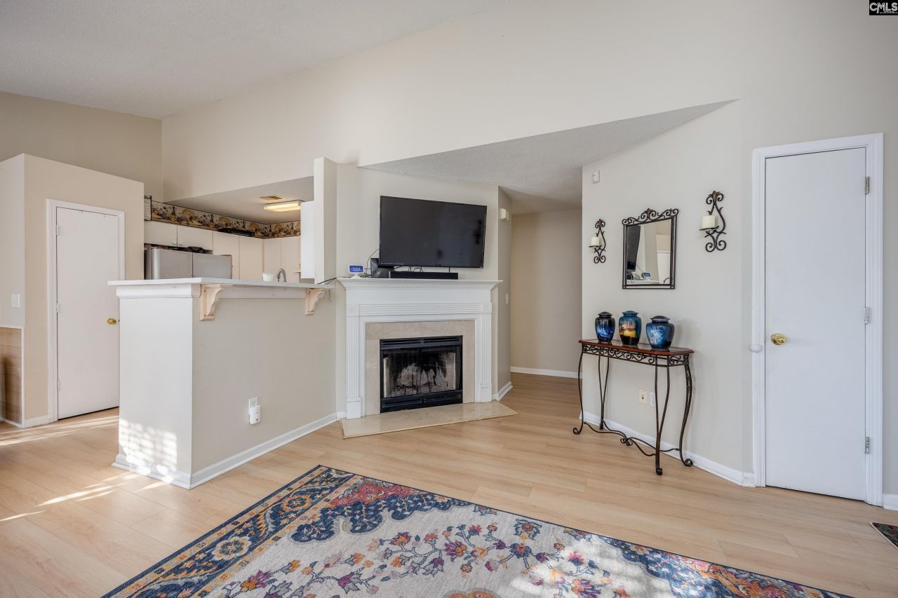 16 Glenn Knoll  Photo 6