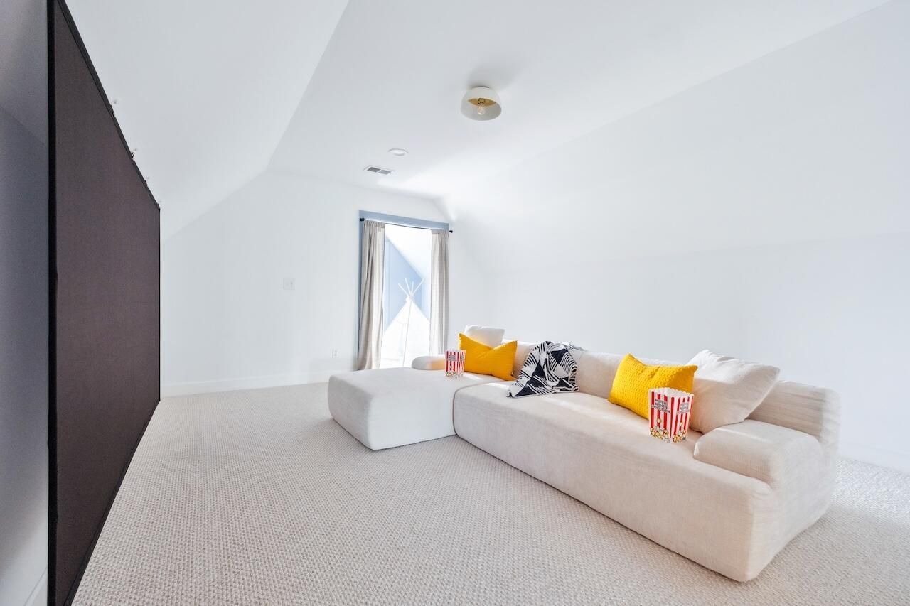 2431 Settlers Street Photo 45