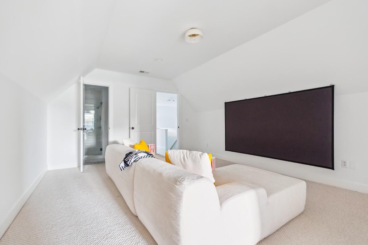 2431 Settlers Street Photo 47