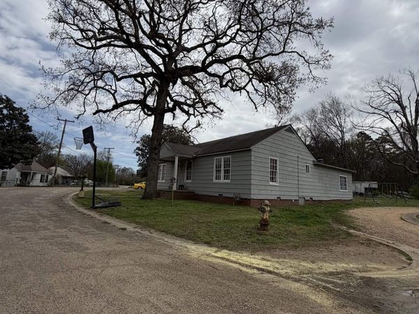 311 LAKE Drives, Malvern, AR 72104