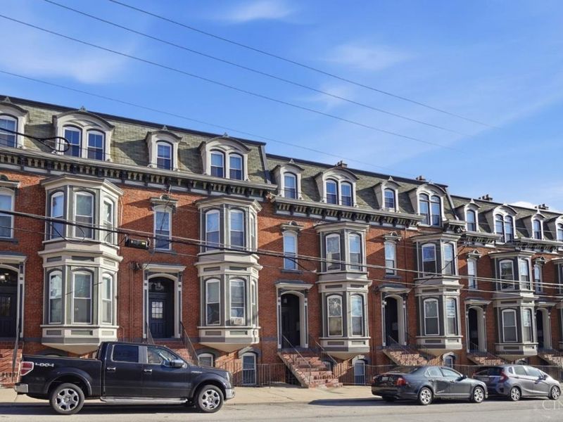 112 E McMillan Avenue, Cincinnati, OH 45219 Photo 1