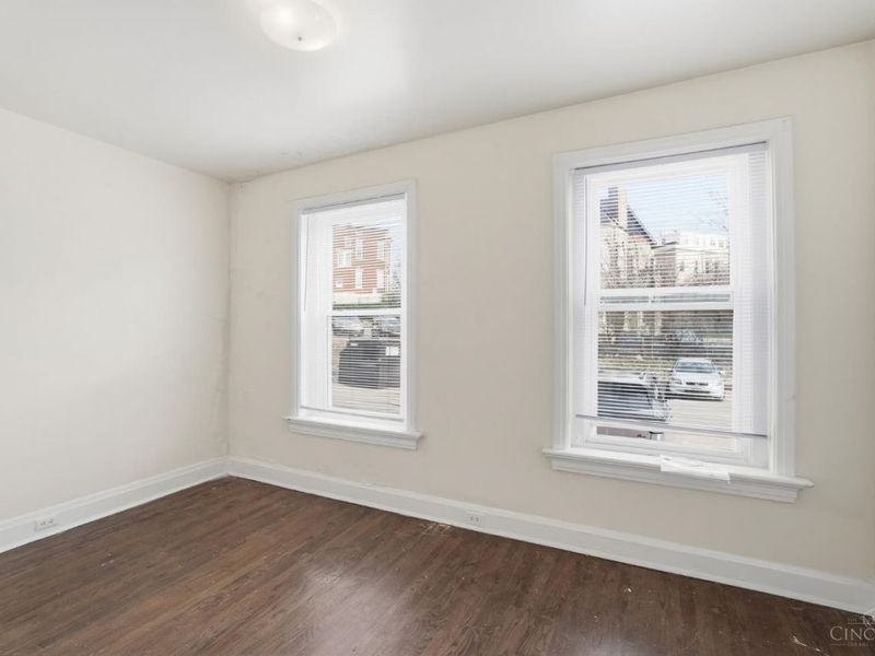 112 E McMillan Avenue, Cincinnati, OH 45219 Photo 12