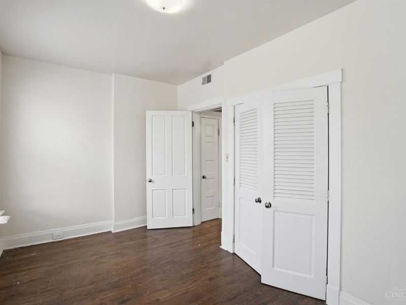 112 E McMillan Avenue, Cincinnati, OH 45219 Photo 13