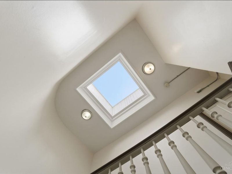 112 E McMillan Avenue, Cincinnati, OH 45219 Photo 15