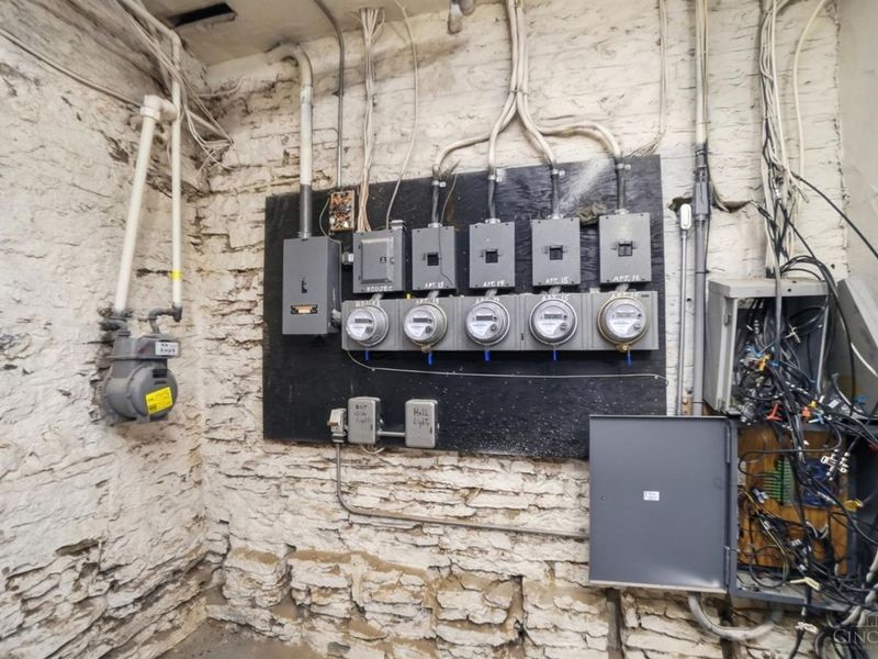 112 E McMillan Avenue, Cincinnati, OH 45219 Photo 19