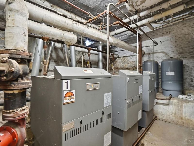 112 E McMillan Avenue, Cincinnati, OH 45219 Photo 22