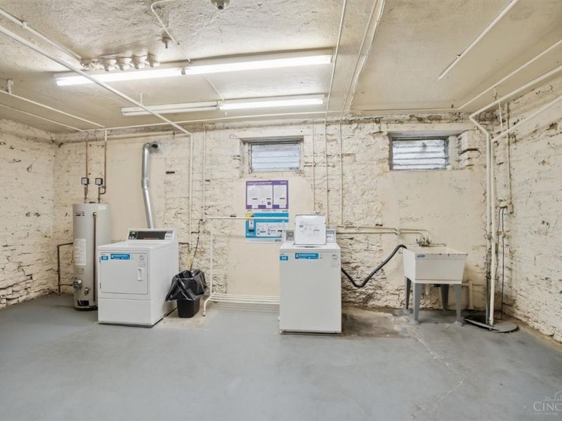 112 E McMillan Avenue, Cincinnati, OH 45219 Photo 24