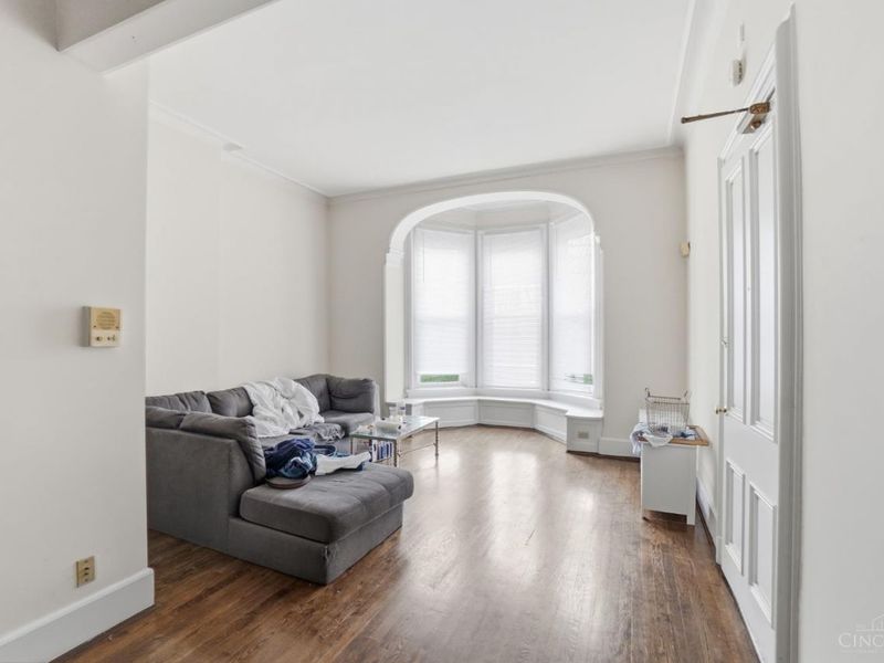 112 E McMillan Avenue, Cincinnati, OH 45219 Photo 6