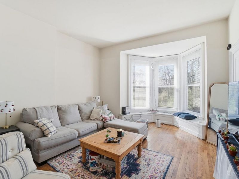 112 E McMillan Avenue, Cincinnati, OH 45219 Photo 7