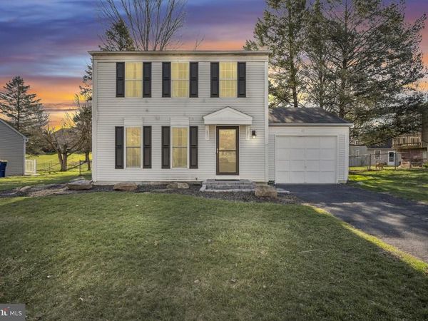 13 LILAC DRIVE, MECHANICSBURG, PA 17050