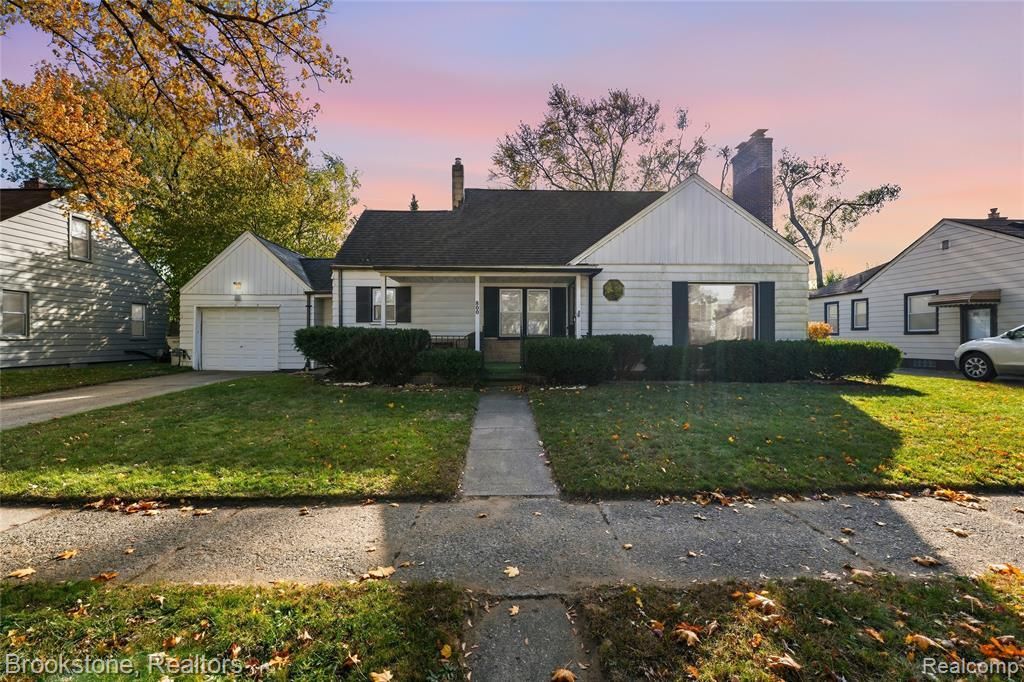 800 E Bernhard Avenue, Hazel Park, MI 48030 Main Photo