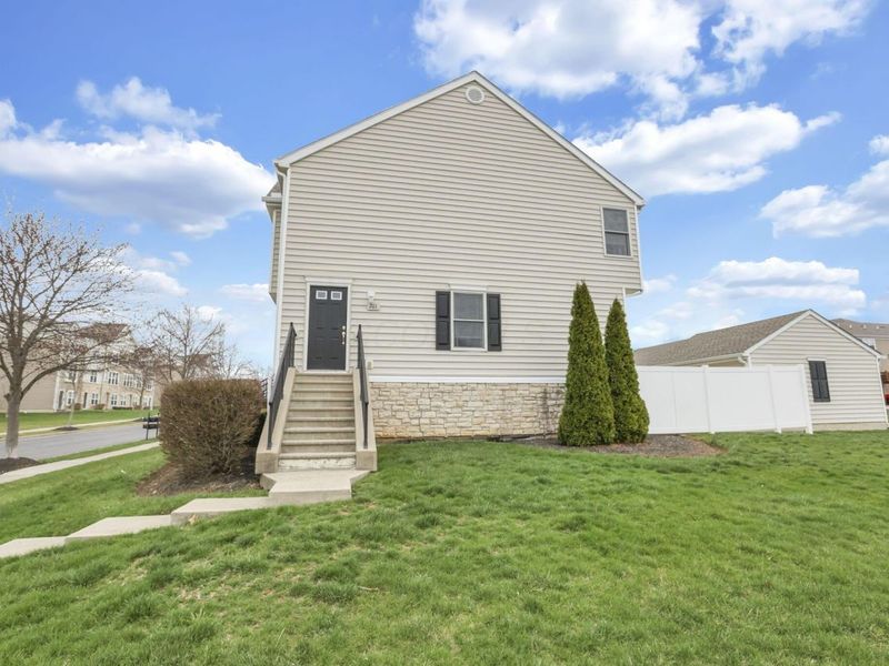 201 Autumn Ridge Circle , Pickerington, OH 43147 Photo 4