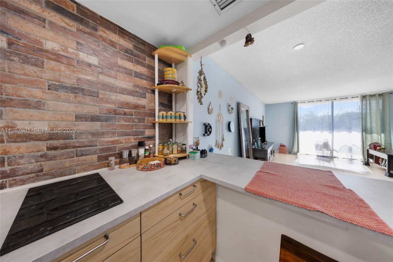 12500 NE 15th Ave , Unit 312, North Miami, FL 33161 Photo