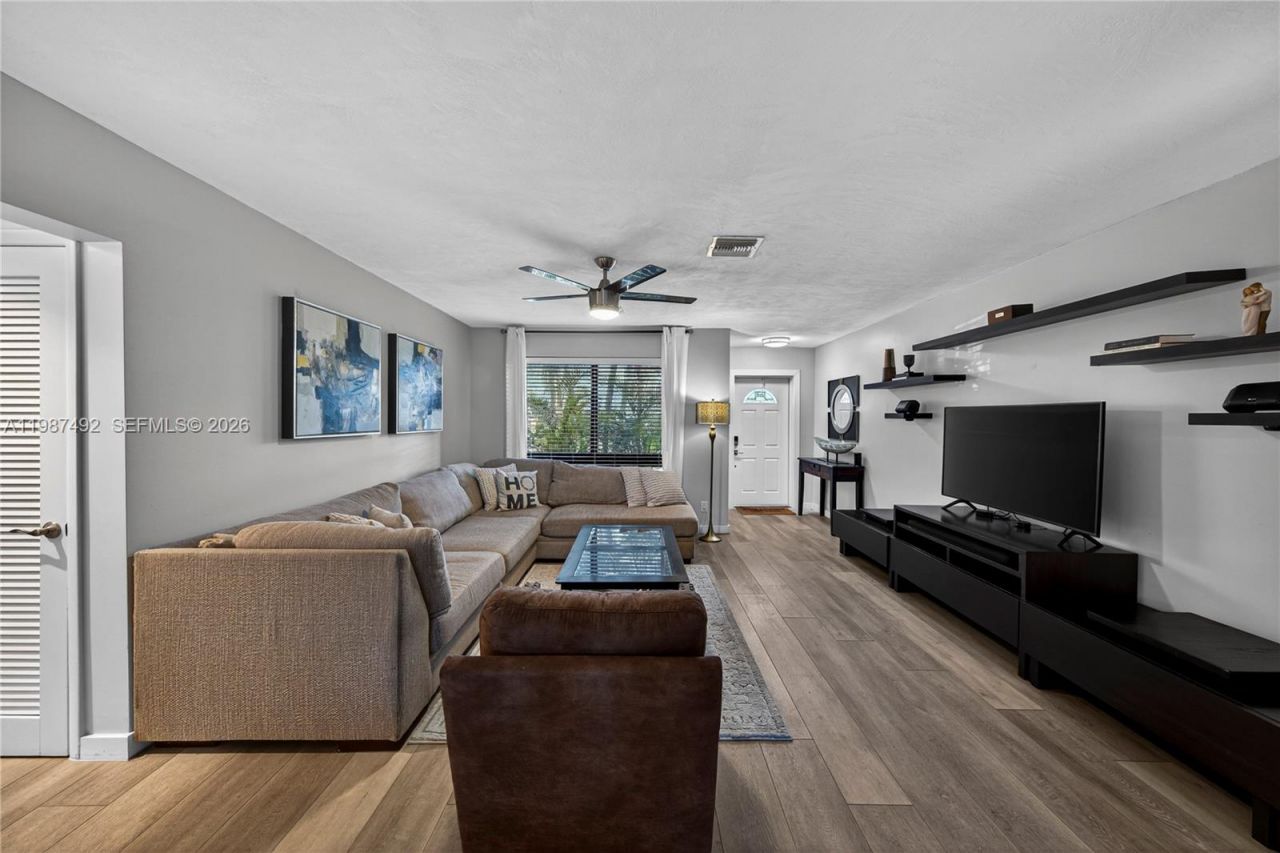 371 SE 3rd St , Unit 371, Pompano Beach, FL 33060 Photo