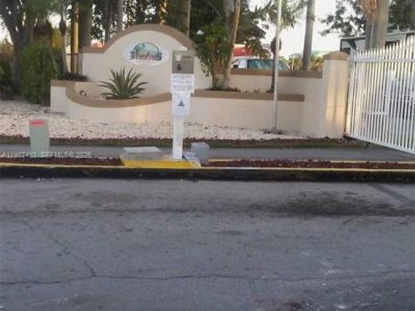 100 NE 6th Ave, Homestead, FL 33030