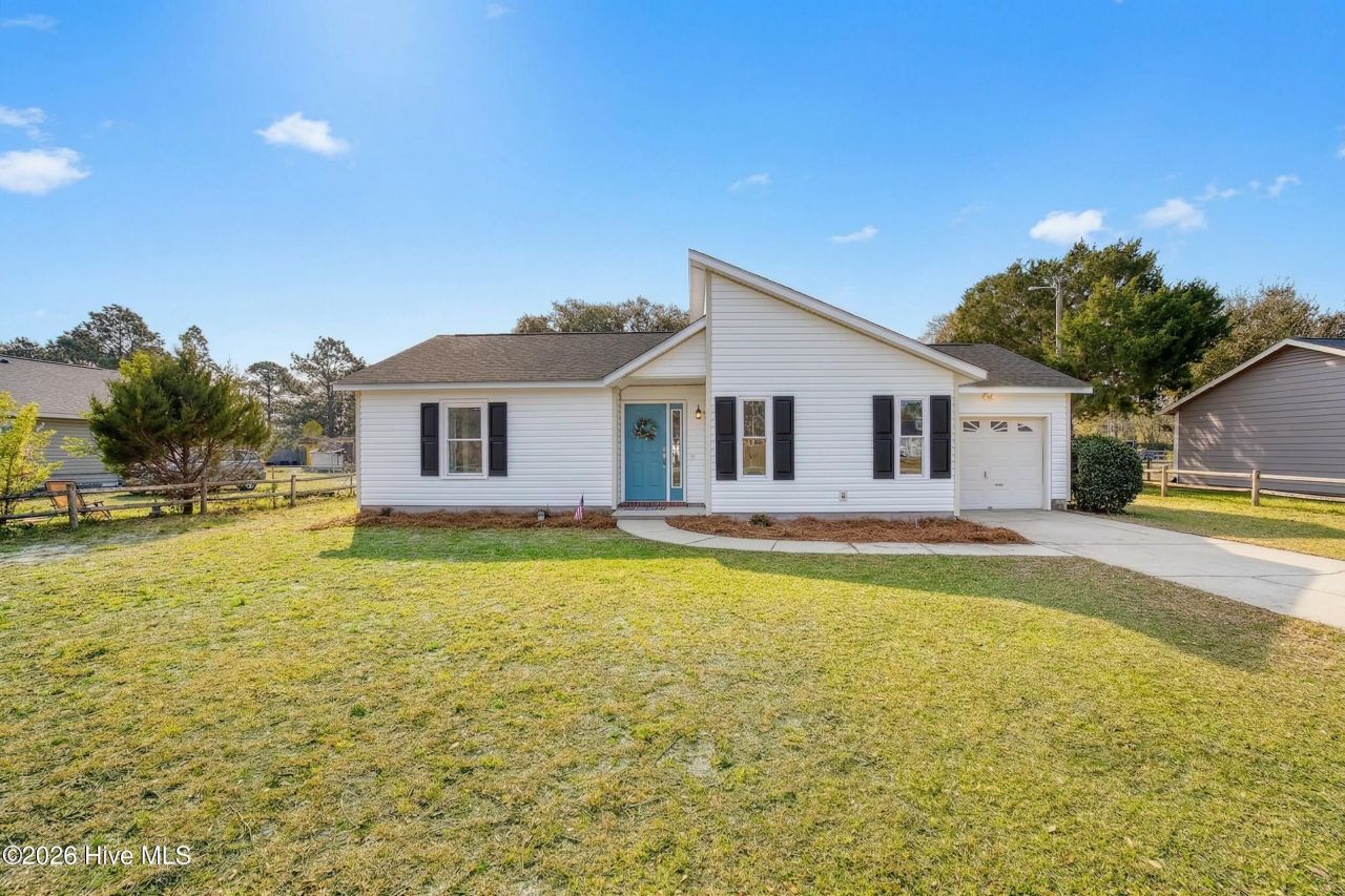 214 W Volant Street, Hubert, NC 28539 Main Photo