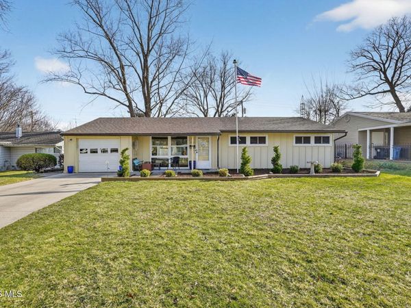 3015 Lambert Drive, Toledo, OH 43613