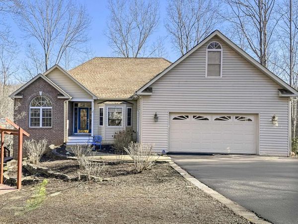 3 NUTWOOD CIR, Palmyra, VA 22963