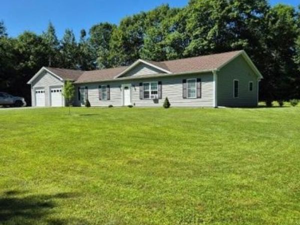 30 Nadeau Drive, Belgrade, ME 04917