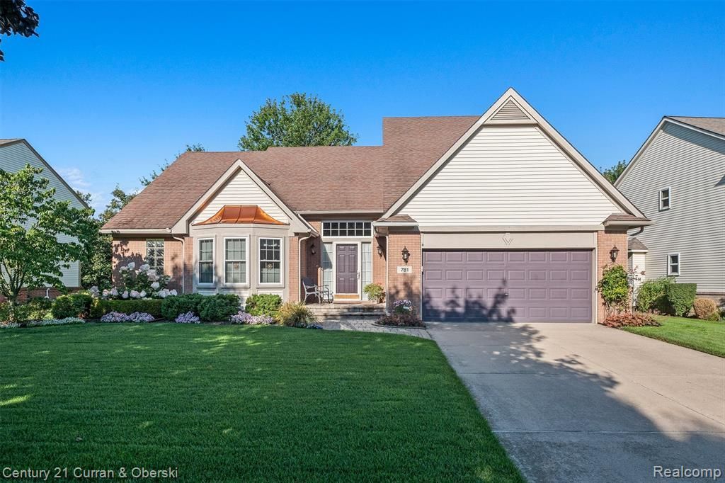 781 Pheasant Run West Drive, Wixom, MI 48393 Main Photo