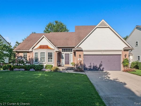 781 Pheasant Run West Drive, Wixom, MI 48393