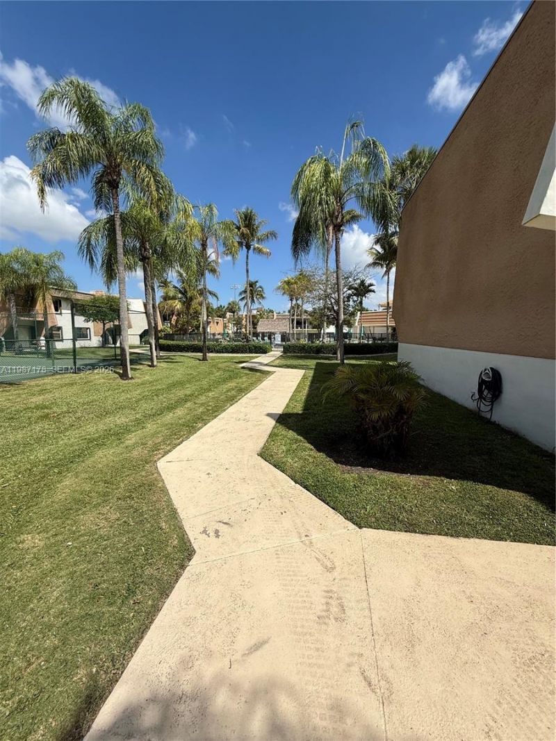8261 SW 128th St , Unit 118, Pinecrest, FL 33156 Photo