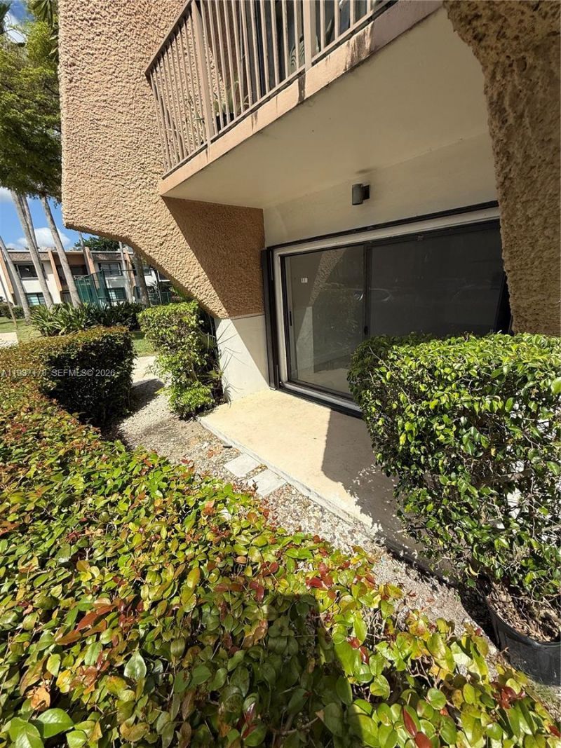 8261 SW 128th St , Unit 118, Pinecrest, FL 33156 Photo