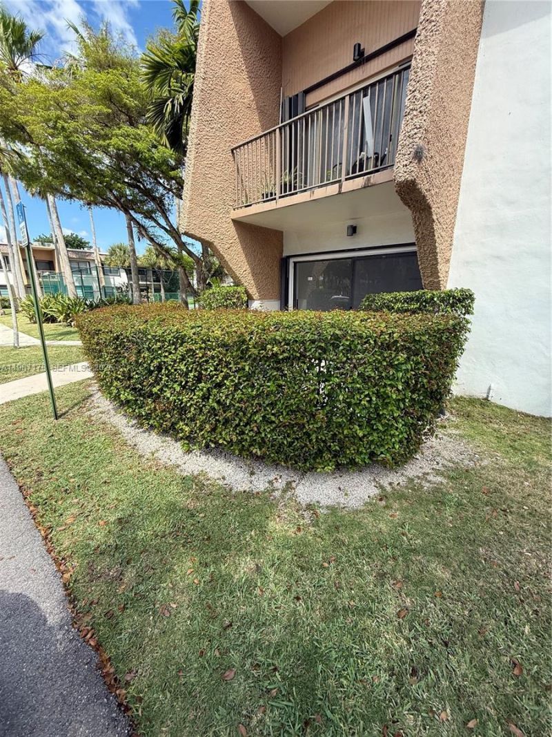 8261 SW 128th St , Unit 118, Pinecrest, FL 33156 Photo