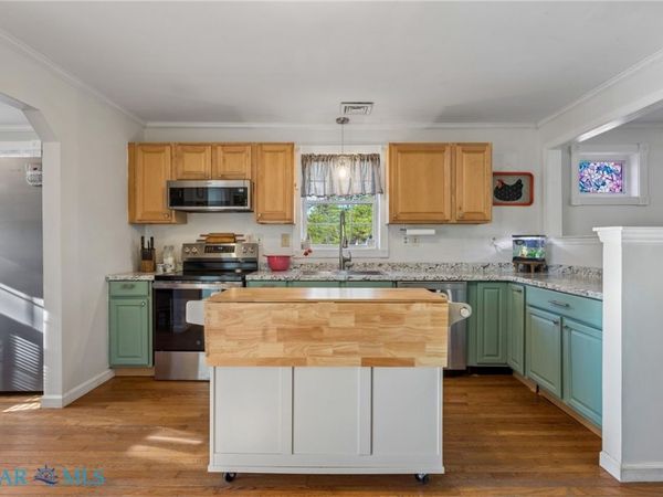 3125 Browns Bay Road, Hayes, VA 23072