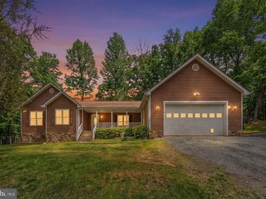 584 S POES ROAD, AMISSVILLE, VA 20106