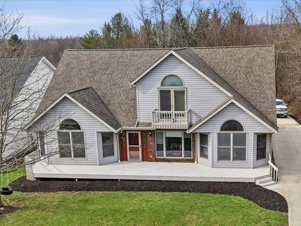 789 Country Club Drive , Howard, OH 43028