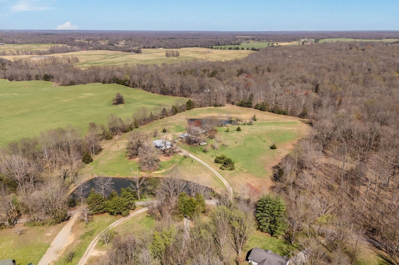 1030 Lena Rosson Rd, Chapmansboro, TN 37035 Main Photo