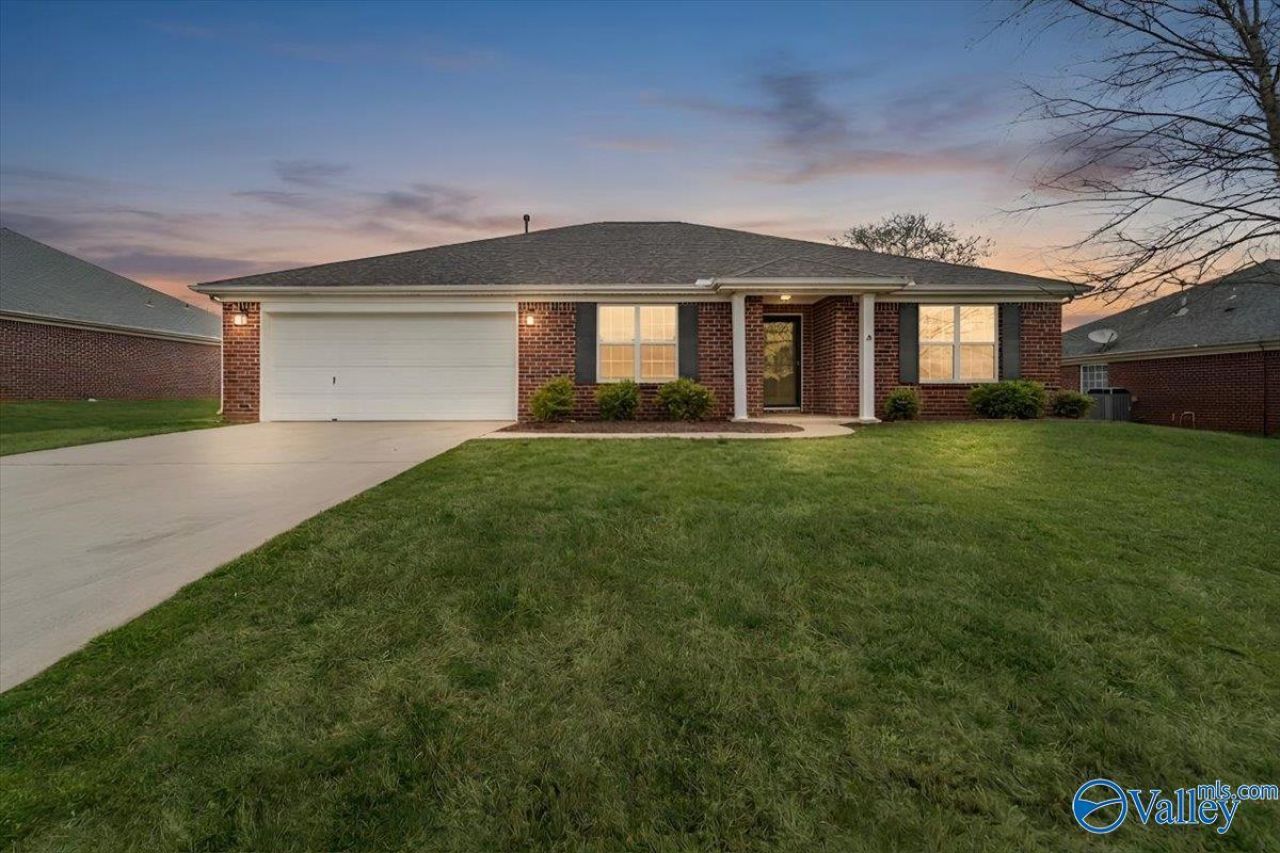110 Tottenham Way, Madison, AL 35758 Main Photo