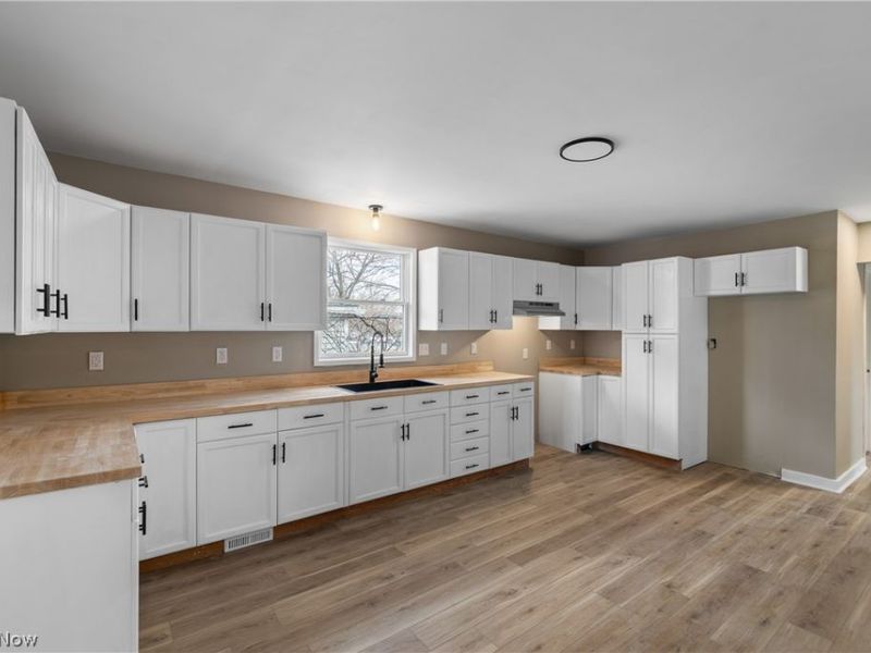 75 W Dartmore Avenue, Akron, OH 44301 Photo 9