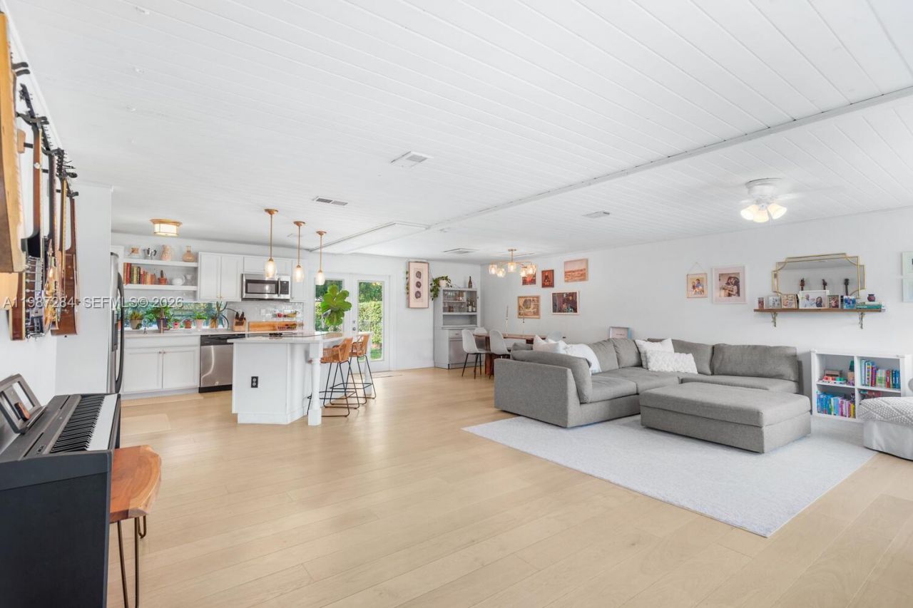 1724 SW 4th St, Fort Lauderdale, FL 33312 Photo