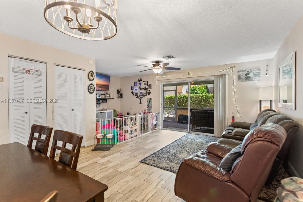 337 Waterside Dr, Unit 337, Hypoluxo, FL 33462 Photo