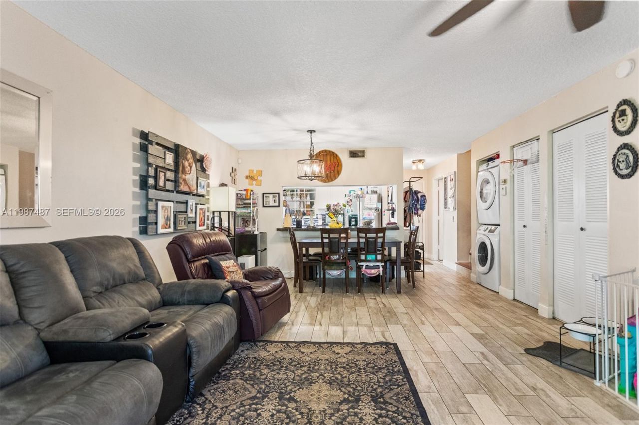 337 Waterside Dr, Unit 337, Hypoluxo, FL 33462 Photo