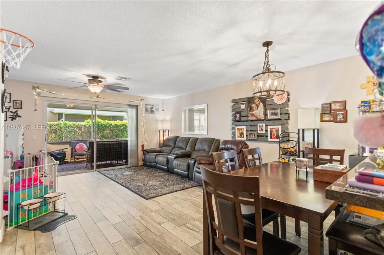 337 Waterside Dr, Unit 337, Hypoluxo, FL 33462 Photo