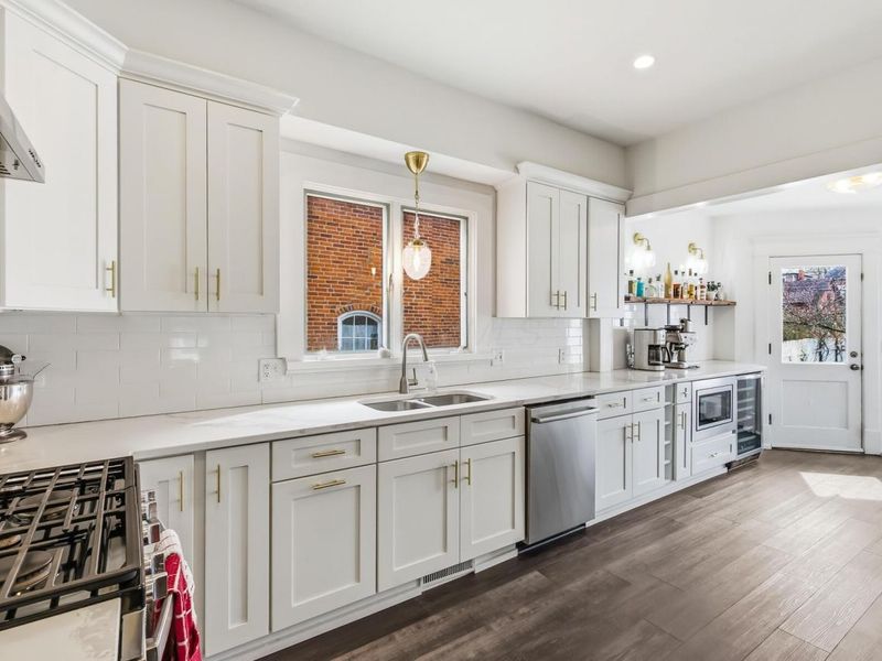 71 W Central Avenue , Delaware, OH 43015 Photo 11