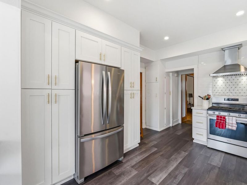 71 W Central Avenue , Delaware, OH 43015 Photo 13